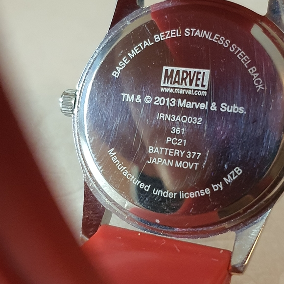 10/$20 Marvel 2013 Silver/Red Iron Man Men's Silicone Watch - Picture 4 of 4